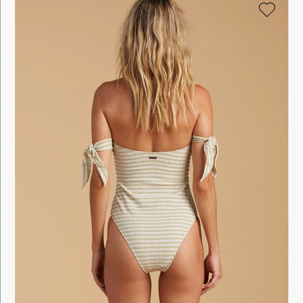 BillaBong x Salty Blonde meet your matcha strapless swimsuit